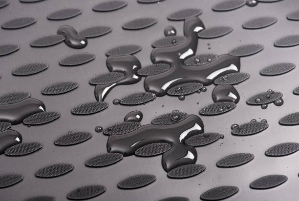 Rubber mat with water